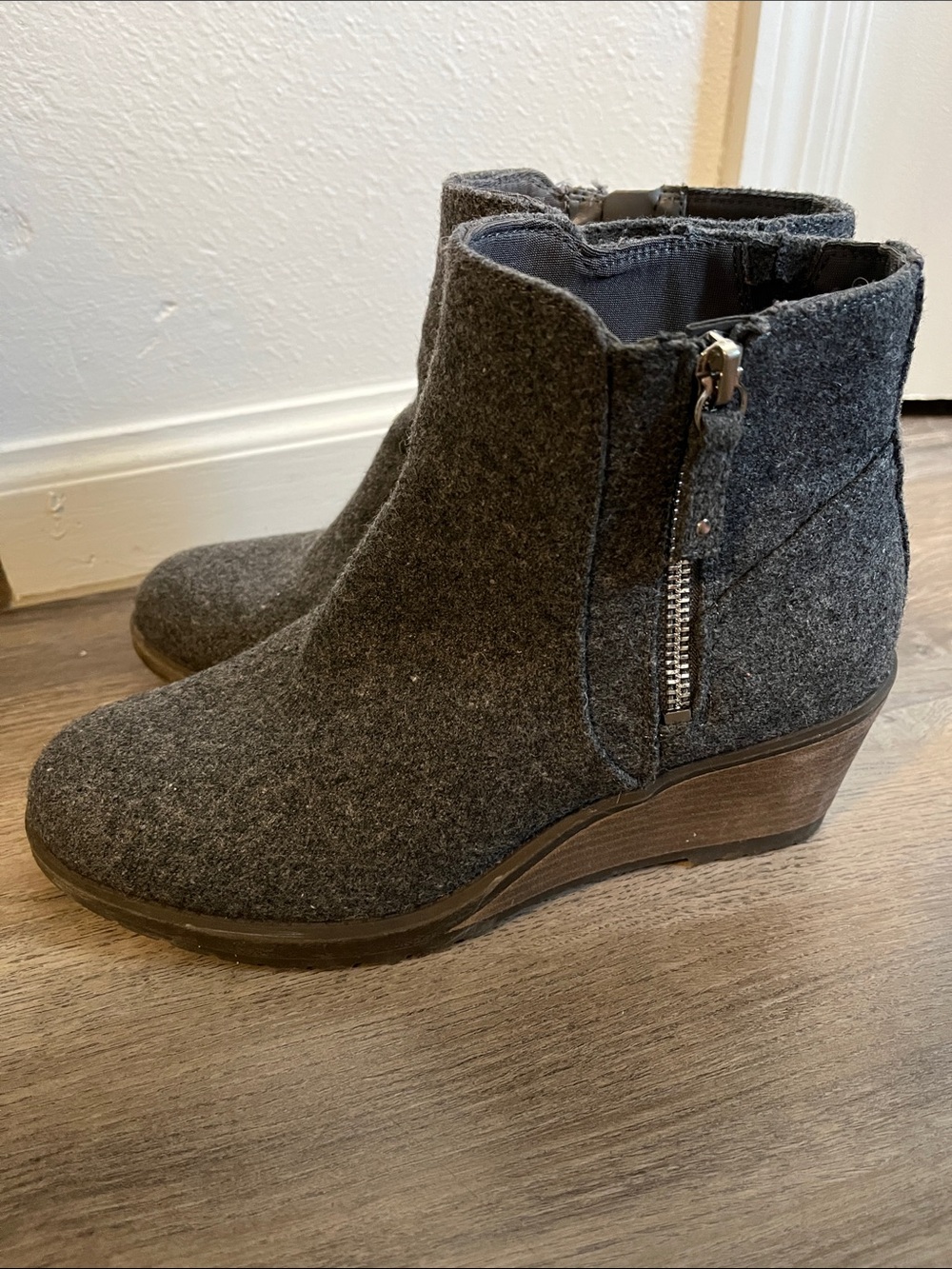 Dr. Scholl's Charcoal Felt Wedge Ankle Boots with Side Zip